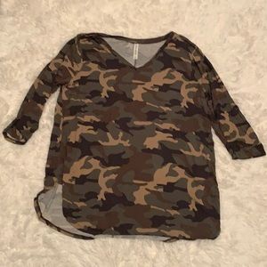 Zenana Premium camo long sleeve top size 2X